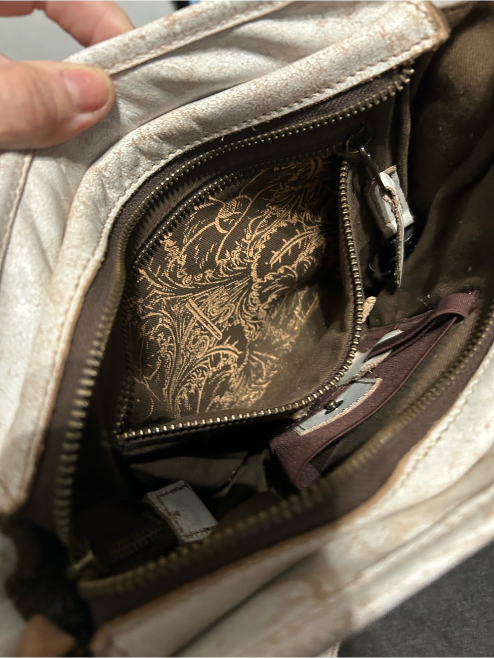 STS Ranch Cremello Mae Crossbody - Picture 4 of 8